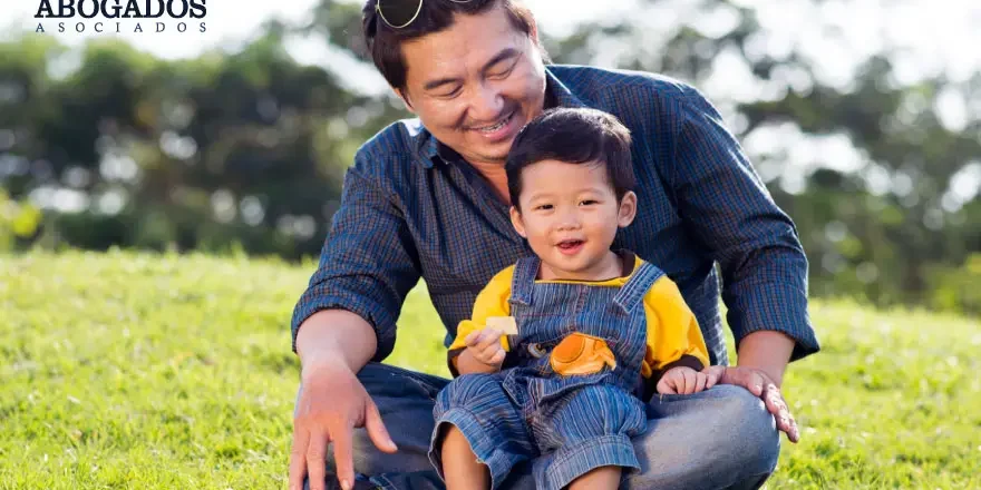 articulo-puede-un-padre-inscribir-a-sus-hijos-con-sus-apellidos-web